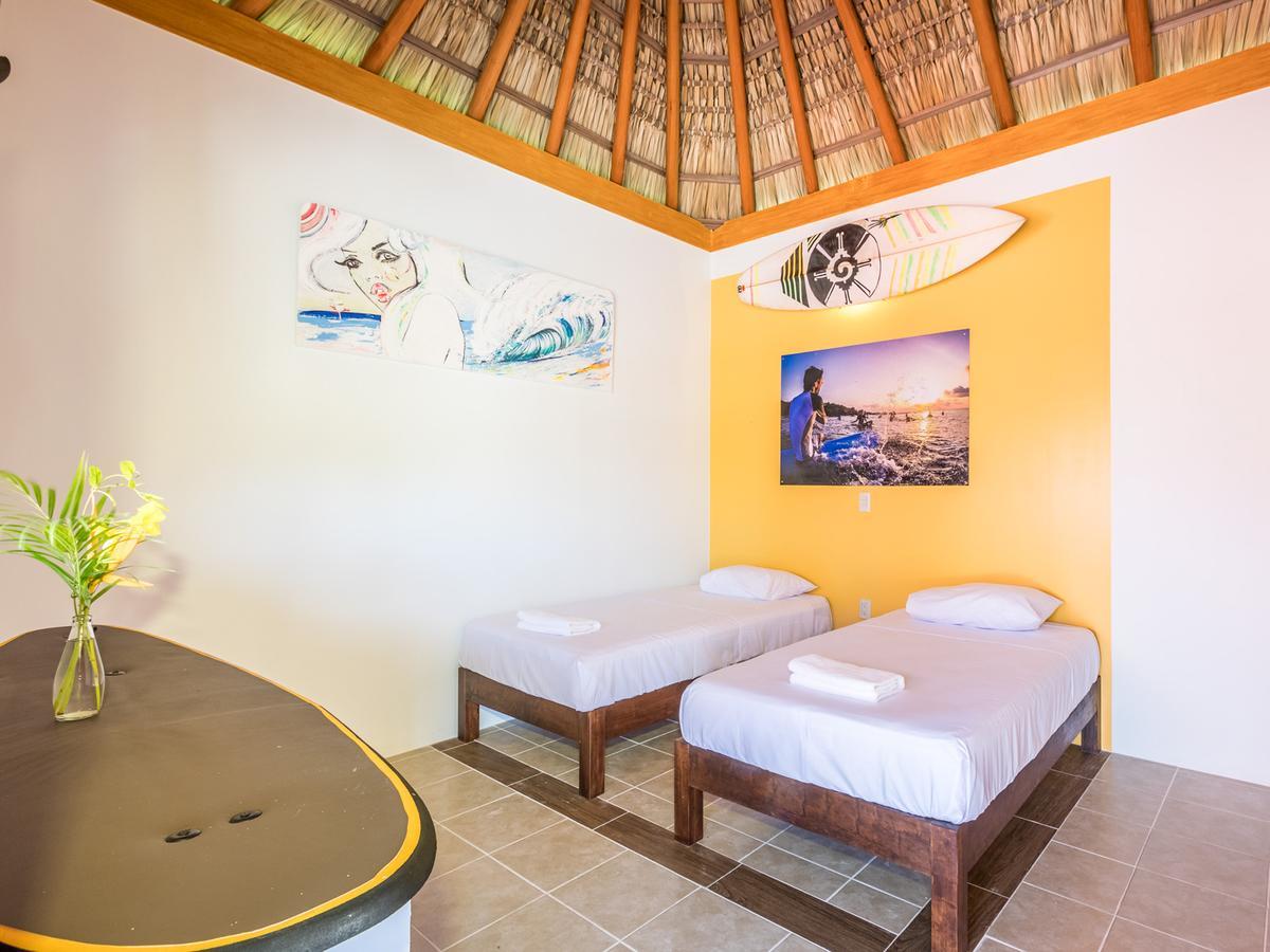 A Pousada Experiencia Surf Camp Brisas de Zicatela Exterior foto